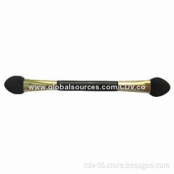 Double-ended eye shadow makeup applicator with plastic handle
